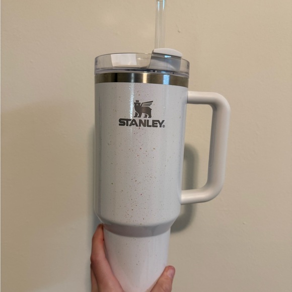 PEARL STANLEY - Picture 2 of 4